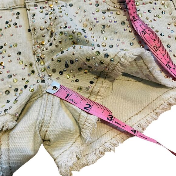10/$25🦋 Hot Kiss Ultra Light Wash Rhinestone CiCi Denim Cutoff Shorts - Size 1 - Picture 10 of 13